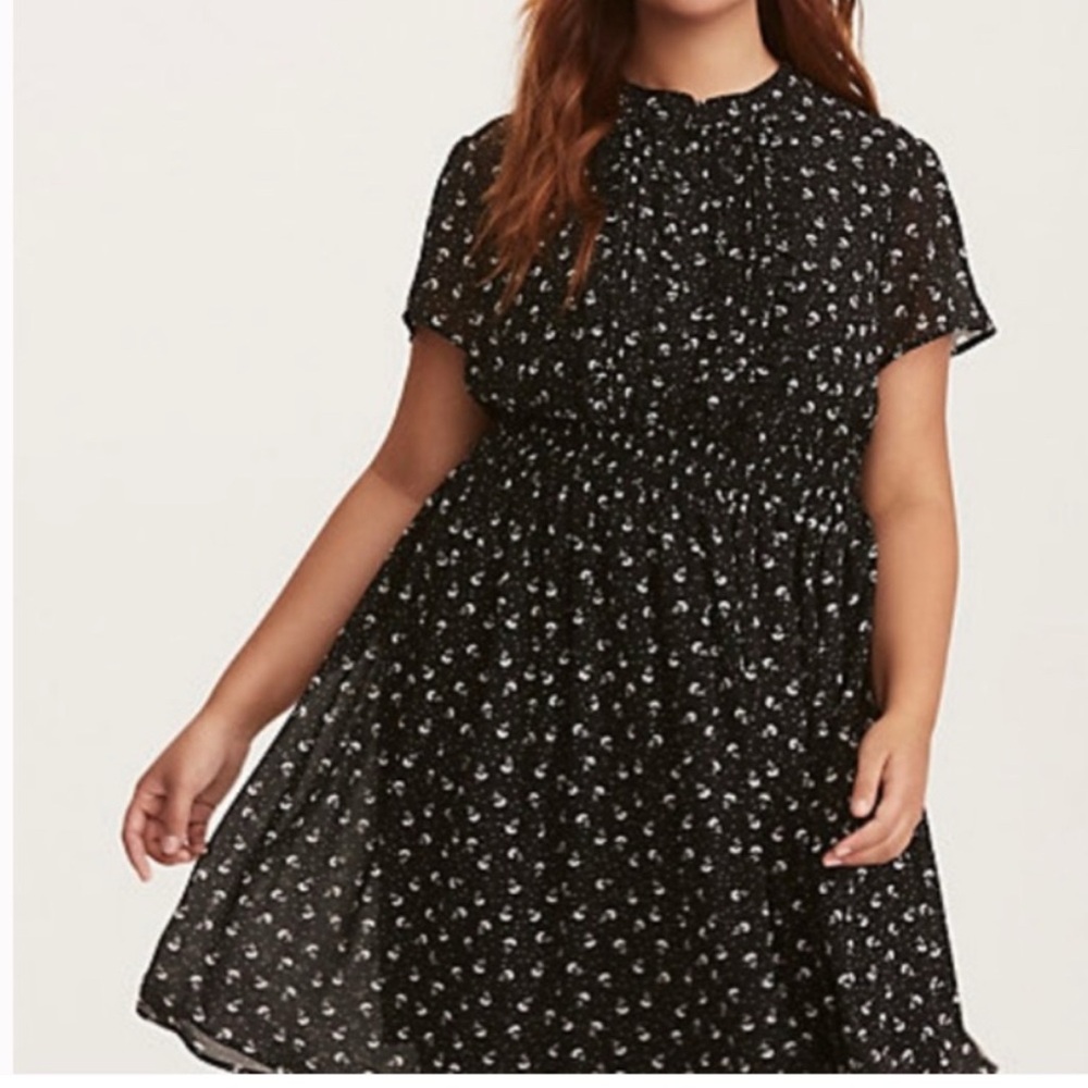 Torrid Black & White floral Chiffon Dress